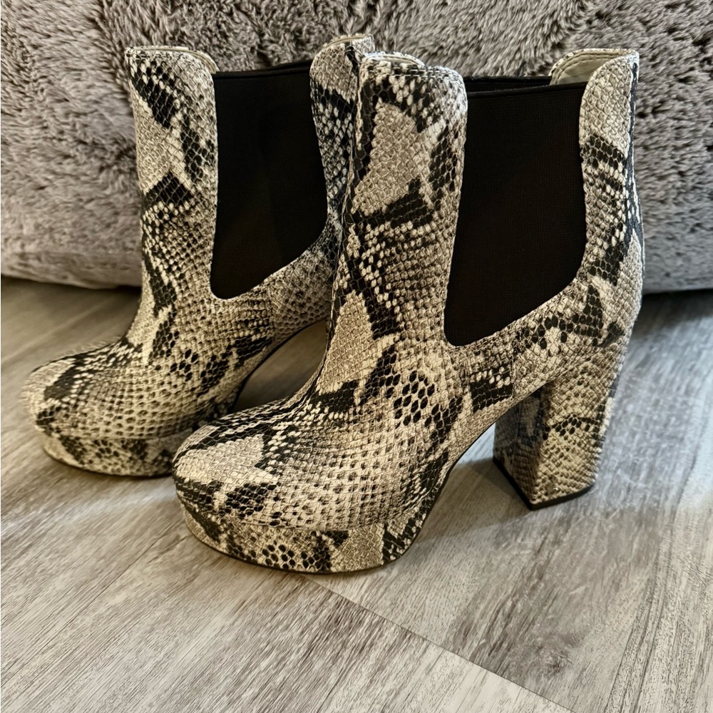 Sam Edelman Abella Boots